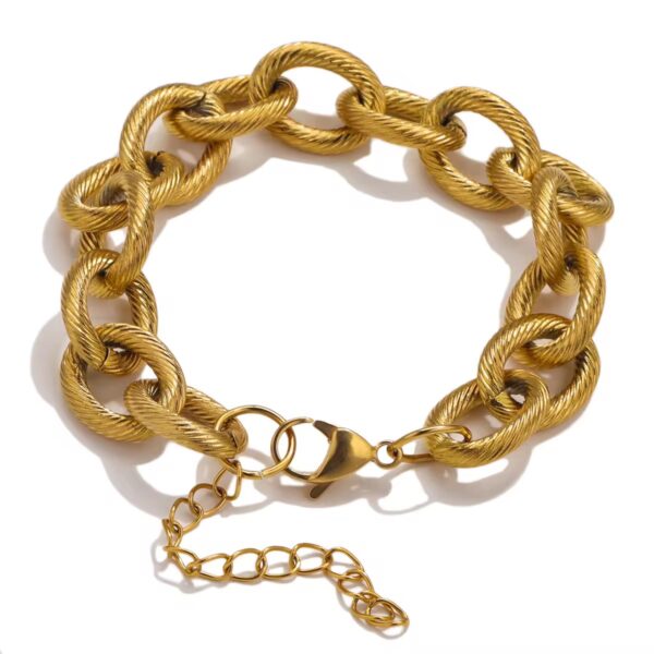 Gold-plated stainless steel chunky chain bracelet. Hypoallergenic, non-tarnish, and waterproof jewelry for timeless elegance.